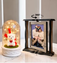 Kişiye Özel 2 Fotoğraflı Dönen Ahşap Çerçeve ve LED Işıklı Beyaz Ayıcıklı Fanus Hediye Seti