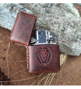 El Yapımı Hakiki Deri Kılıflı Zippo Çakmak (Kahverengi)