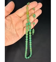 NİHAT ERTUĞRUL USTA YAPIMI SIKMA KEHRİBAR TESBİH ARPA KESİM YEŞİL RENK 11,5MMX8MM T-778. (Çok Renkli)