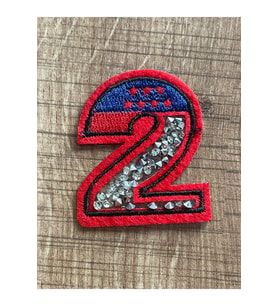 5X5 CM NAKIŞ İŞLEME VE TAŞLI 2 RAKAMI KIRMIZI ÜTÜ İLE YAPIŞAN APLİKE ARMA YAMA