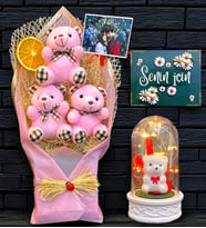 Kişiye Özel Fotoğraflı Set  Led Işıklı Fanus ve Fotoğraf Büyük Boy 3'lü Pembe Ayıcık Buketi (Model 3)