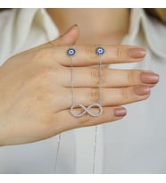 Sonsuzluk Model Nazar Boncuklu Zirkon Taşlı Bayan Kolye