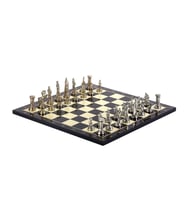Orta Boy Metal İngiliz Satranç Takımı Parlak ve Ceviz Desenli MDF Ahşap Satranç Tahtası (37x37 cm.)