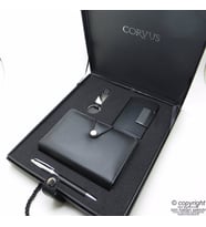 Corvus İsme Özel Hediyelik Set  Organizer + Anahtarlık + Kartvizitlik + Kalem + Çantalı Kutu  İsme Özel
