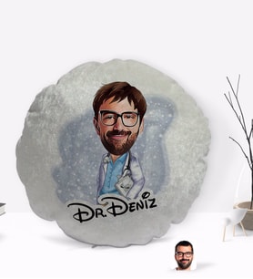 BK Gift Kişiye Özel İsimli Erkek Doktor Karikatürlü Yuvarlak Dekoratif Kırlent Yastık-8