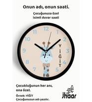 İsme Özel Sevimli Zürafa Çocuk Odası Duvar Saati Orta Boy 30 cm Siyah Camlı Sessiz
