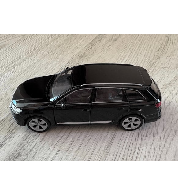 Siyah Audi Q7 Jeep Suv 1:32 Diecast Metal Model Araba Çek Bırak