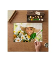 Kadın Bahçivan- Bahçe Malzemeleri Tasarımı 240 parça Ahşap Puzzle Ahşap Kutuda MP00875