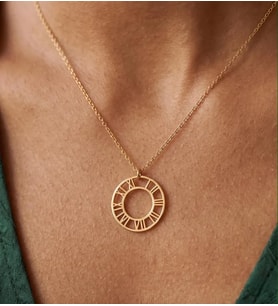 Kişiye Özel 925 Ayar Gümüş Şık Romen Rakam Saat Kolye (Gold)
