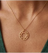 Kişiye Özel 925 Ayar Gümüş Şık Romen Rakam Saat Kolye (Gold)