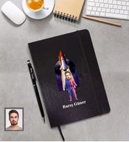 Kişiye Özel Uzay Karikatürlü Siyah Defter Kalem Hediye Seti Bay-2