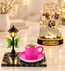 Sokak Lambalı Pembe Kahve Fincanı ve Kişiye Özel 3 Fotoğraflı Yazılı LED Fanus