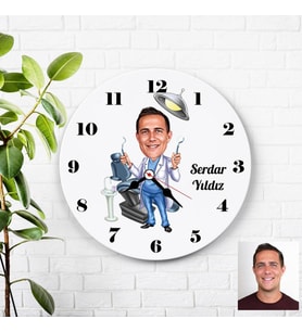 Karikatürlü Dişçi Kişiye Duvar Saati