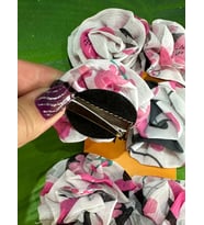 8 ADET RENKLİ KLİPSLİ SAÇ TOKASI 7X7 CM