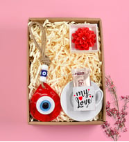 Kırmızı Renkli Dekoratif Nazar Boncuğu& Lotus Çiçeği Model Kırmızı Renkli Mum& " My Love " Baskılı Fincan& Mehmet Efendi Tek İçimlik Türk Kahvesi Hediye Set