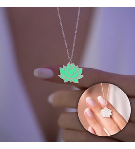 925 Ayar Gümüş Gece Parlayan/Fosforlu Lotus Tasarımlı Kadın Kolye
