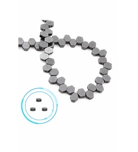 Hematit Doğal Taş Parlak Füme Yassı Altıgen Kesim Çift Delik 8x8mm Dizi [AA]