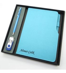 Signator® Codex  N177 Kişiye Özel Defterli Set - İsme Özel Turkuaz Kalem + İsme Özel Turkuaz Defter + İsme Özel 32 GB Usb Bellek  İsme Özel Kutusunda Hediyelik Set (Karışık)