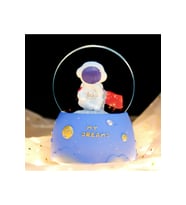 Astronot Büyük Boy Kar Küresi Işıklı, Müzikli, Püskürtmeli, 16X12