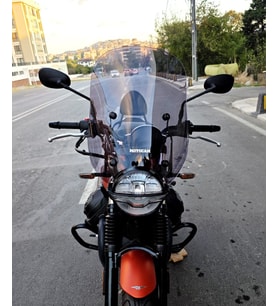 MOTOCAM Moto Guzzi V7 Stone Ön Cam 2021-2023 Model 53cm Füme Renkli 4mm APARATSIZ