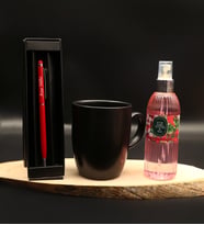 Kişiye Özel Kırmızı Touchpen& Siyah Mat Kupa& Eyüp Sabri Tuncer Japon Kiraz Çiçeği Kolonya Hediye Seti