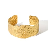 Chavin Gold Kalın Kelepçe Dizayn Çelik Bayan Bileklik et80sr