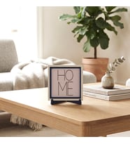 “HOME” Yazılı Özel Tasarım Dekoratif Obje, Yaşam Alanlarına Sıcak ve Samimi Bir Dokunuş Katan Masaüstü Süsü 10x10 cm