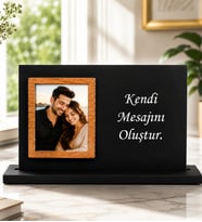 Kişiye Özel Fotoğraflı Siyah Ahşap Masaüstü Çerçeve – Kendi Mesajını Oluştur Sevgiliye Özel Hediye Anı Çerçevesi Özel Resimli Çerçeve