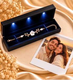 925 Ayar Gümüş Kadın Bileklik Gold Manolya Çiçeği Kişiye Özel Fotoğraflı Premium Işıklı Kutulu