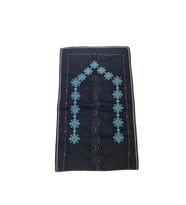 Çeyizlik Kanaviçe Etamin İşleme Nakışlı Siyah Seccade 70 X 120