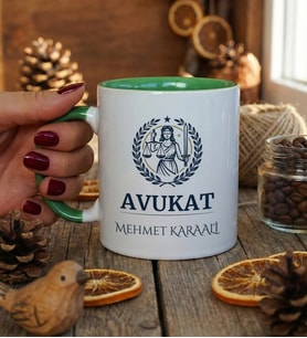 Kişiye Özel Karikatürlü Erkek Avukat Kupa Bardak Avukatlar Günü Hediyesi