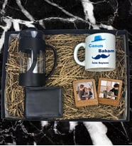Kişiye Özel Baba Tasarımlı  Kupa Bardak Erkek Cüzdanı French Press 2'li Ahşap Mdf Kahverengi Çerçeve Özel Hediye Seti (Siyah-Lacivert)