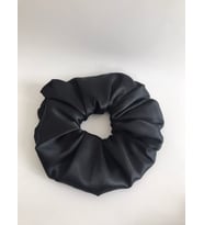 Kadın Siyah Saten Jumbo Boy XL Scrunchie Simit Toka