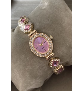 Minimal Oval Kadın Kol Saati Zirkon Taşlı Özel Kutulu Taşlı Metal Kordon Altın Gold Pembe Renk Yılbaşı Hediyesi Arkadaşa Sevgiliye Ablaya Anneye Eşe Hanıma Teyzeye Halaya Doğum Günü Özel Gün Yıl Dönümü Hediyesi Kız Kardeşe Kız Çocuğa