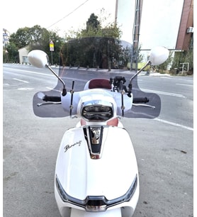 MOTOCAM Küba Bannry Ön Cam 2024-2026 Model 39cm Füme Renkli 4mm Elcikli APARATSIZ