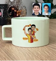 Kişiye Özel Karikatürlü Sarı Kırmızı Taraftar Baba Oğul Lüks Pastel Fincan Babalar Günü Hediyesi