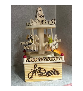 Doğal Ahşap Atlı Karınca Müzik Kutusu Kurmalı Şekilde Çalışır