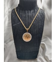 Kadın Cumhuriyet Atatürk Figürlü Taşlı Kolye Altın Kaplamalı (Gold)