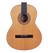 Madison MCG-500 Klasik Gitar (Profesyonel - İleri Seviye)  Seçilmiş Ladin Üst Kapak, Zengin Harmonik Yapı, Sahne ve Konservatuar Başlangıç Uyumu  Uyum: 4/4 (Tam Boy) Standart