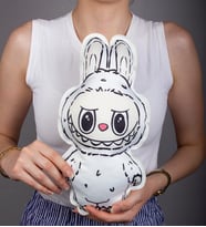 eJOYA Labubu Kumaş Bebek Yastık 116111 (Beyaz)