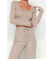 Tarz Kadın Yüksek Bel Geniş Paça Havuz Yaka Yumoş Crop ve Wide Leg Geniş Paça Örme Alt Üst Takım (Bej)