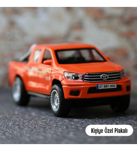 Toyota Hilux Metal Model Araba Turuncu - Kişiye Özel Plakalı (1:36 Ölçek)