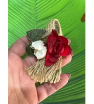 9X6 CM BEYAZ KIRMIZI GÜLLÜ DAMAT YAKA ÇİÇEĞİ İĞNELİ BROŞ