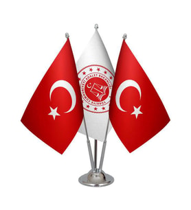 Masa Üstü Adalet Bakanlığı Bayrağı 2 Türk Bayrağı Üçlü Krom Direk Masa Bayrak Seti
