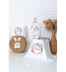 Pia Baby Premium %100 Pamuk Tulumlu Yenidoğan Kız Bebek İsim Baskılı Hediye Seti 5013-03 (Ekru)