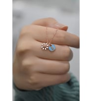 925 Ayar Gümüş Rose Kaplama Mineli B Harfli Papatya Kolye