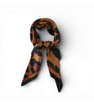 Leopar Sessizliği Saten Fular 70x70 cm