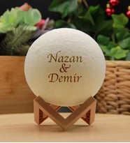 İsme Özel 3D Ay Şeklinde Dekoratif Gece Lambası (Dekoratif Standlı Kişiye Özel)