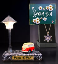 Kişiye Özel İsimli Hediye Seti, Biblolu Siyah Masa Lambası ve Gerçek Ametist Taşlı Lotus Kolye (Model 2)