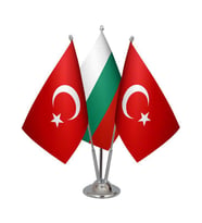 Masa Üstü Bulgaristan Bayrağı Türk Bayrağı Üçlü Krom Direk Masa Bayrak Seti
